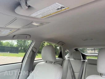 2012 Toyota Prius Two - miniatura 21