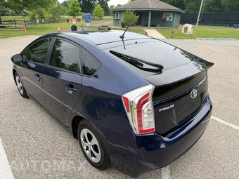 2012 Toyota Prius Two - miniatura 36