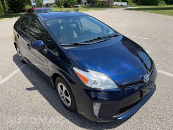 2012 Toyota Prius Two - miniatura 38