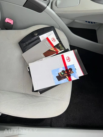 2012 Toyota Prius Two - miniatura 49
