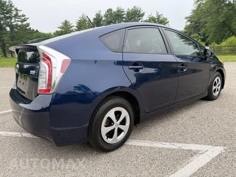 2012 Toyota Prius Two - miniatura 7