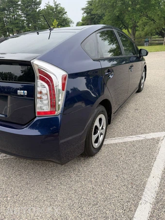 2012 Toyota Prius Two - miniatura 8
