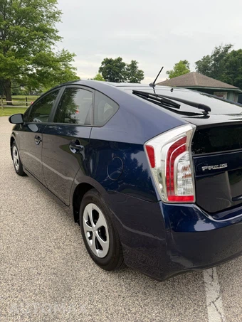 2012 Toyota Prius Two - miniatura 9