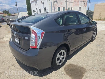 2012 Toyota Prius Two – miniatura 4