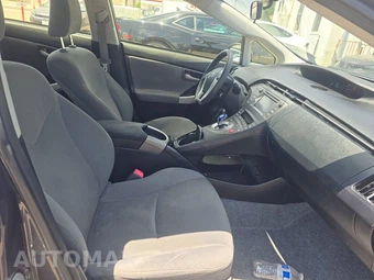 2012 Toyota Prius Two – miniatura 8