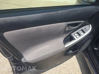 2012 Toyota Prius Two – miniatura 9