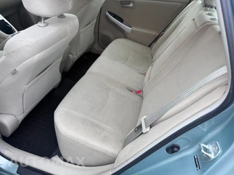 2012 Toyota Prius Two - miniatura 10