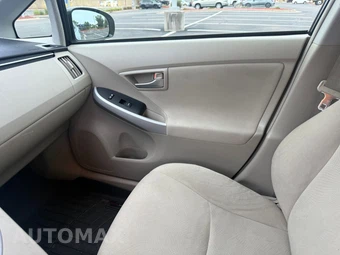 2012 Toyota Prius Two - miniatura 13