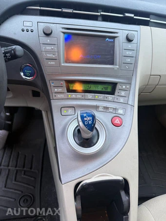 2012 Toyota Prius Two - miniatura 14