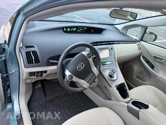2012 Toyota Prius Two - miniatura 15
