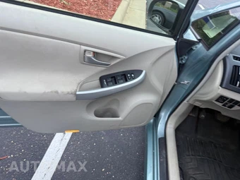 2012 Toyota Prius Two - miniatura 16