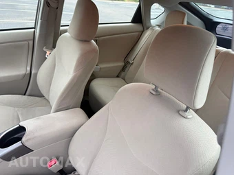 2012 Toyota Prius Two - miniatura 17