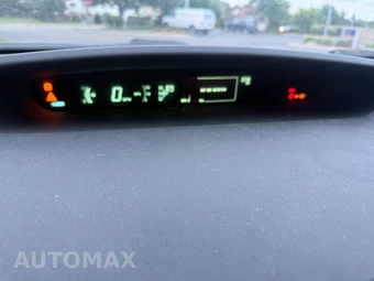 2012 Toyota Prius Two - miniatura 20