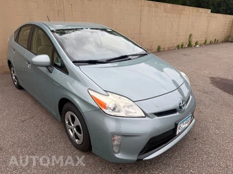 2012 Toyota Prius Two - miniatura 3