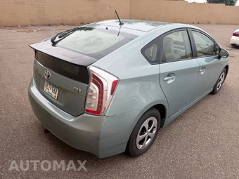 2012 Toyota Prius Two - miniatura 4