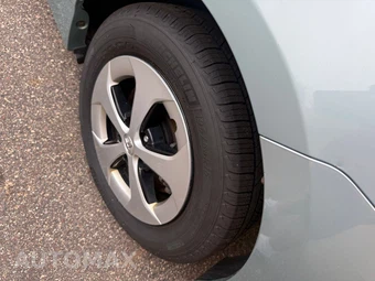 2012 Toyota Prius Two - miniatura 7
