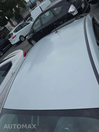 2012 Toyota Prius Two – miniatura 12