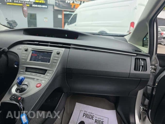 2012 Toyota Prius Two – miniatura 19
