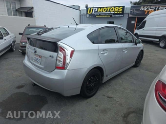 2012 Toyota Prius Two – miniatura 3