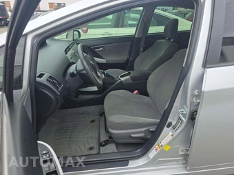 2012 Toyota Prius Two – miniatura 6