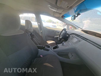 2012 Toyota Prius Two – miniatura 8