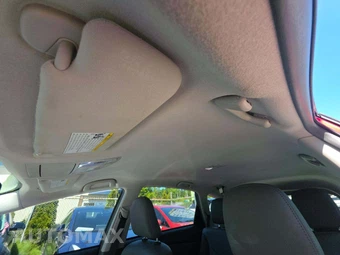 2012 Toyota Prius v Five – miniatura 11