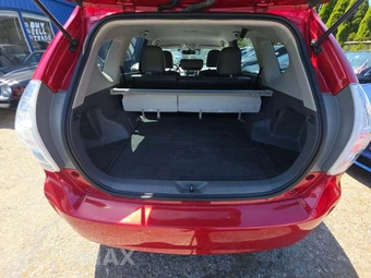 2012 Toyota Prius v Five – miniatura 14