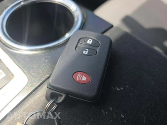 2012 Toyota Prius v Five – miniatura 8