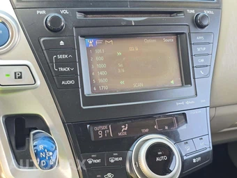 2012 Toyota Prius v Five - miniatura 10