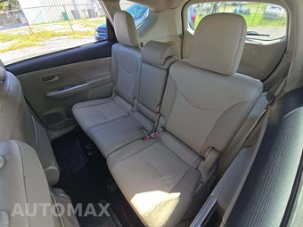 2012 Toyota Prius v Five - miniatura 13