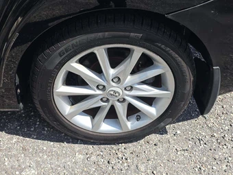 2012 Toyota Prius v Five - miniatura 26