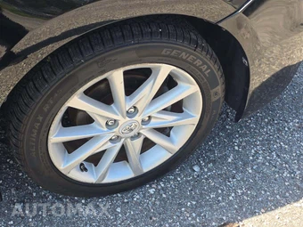 2012 Toyota Prius v Five - miniatura 35