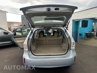 2012 Toyota Prius v Three - miniatura 14