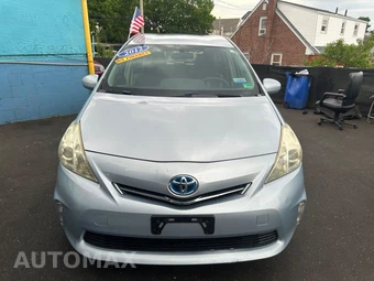 2012 Toyota Prius v Three - miniatura 2