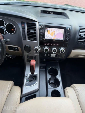 2012 Toyota Sequoia Platinum - miniatura 10