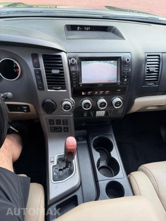 2012 Toyota Sequoia Platinum - miniatura 16