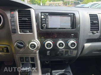 2012 Toyota Sequoia SR5 – miniatura 10