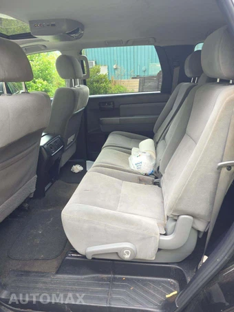 2012 Toyota Sequoia SR5 – miniatura 13