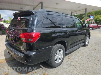 2012 Toyota Sequoia SR5 – miniatura 3
