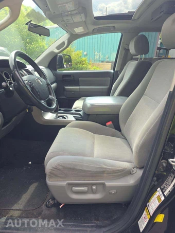 2012 Toyota Sequoia SR5 – miniatura 6