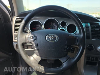 2012 Toyota Sequoia SR5 – miniatura 10