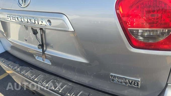 2012 Toyota Sequoia SR5 – miniatura 24