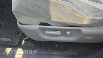 2012 Toyota Sequoia SR5 – miniatura 35