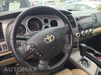 2012 Toyota Sequoia SR5 – miniatura 10
