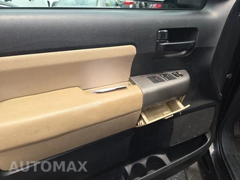 2012 Toyota Sequoia SR5 – miniatura 9