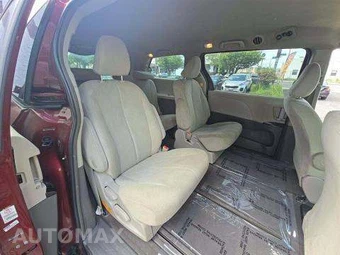 2012 Toyota Sienna 7-Passenger 119.3" WB – miniatura 17