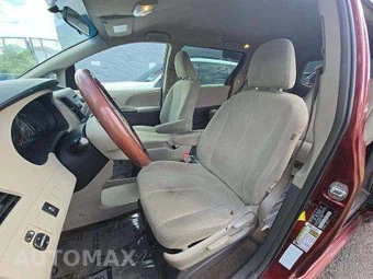 2012 Toyota Sienna 7-Passenger 119.3" WB – miniatura 6