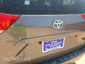2012 Toyota Sienna LE 8-Passenger 119.3" WB - miniatura 29