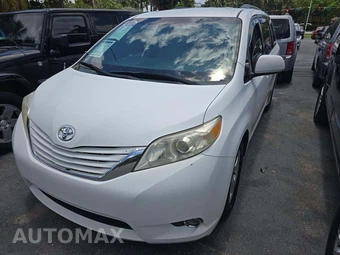 2012 Toyota Sienna LE 8-Passenger 119.3" WB