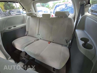2012 Toyota Sienna LE 8-Passenger 119.3" WB - miniatura 14